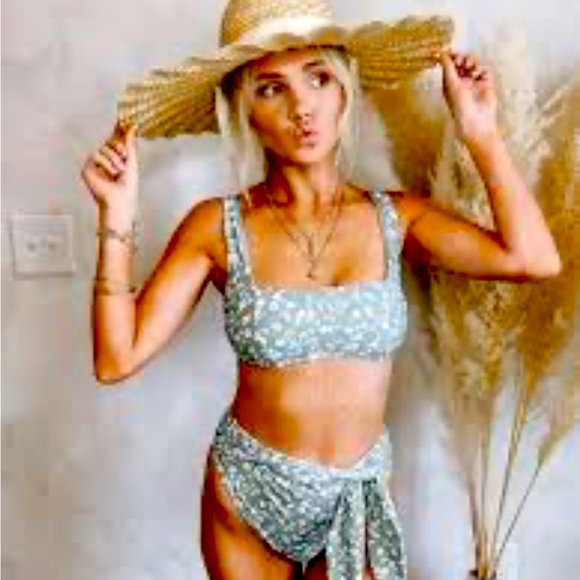 Abercrombie high waist Floral Bikini Set - Picture 1 of 5